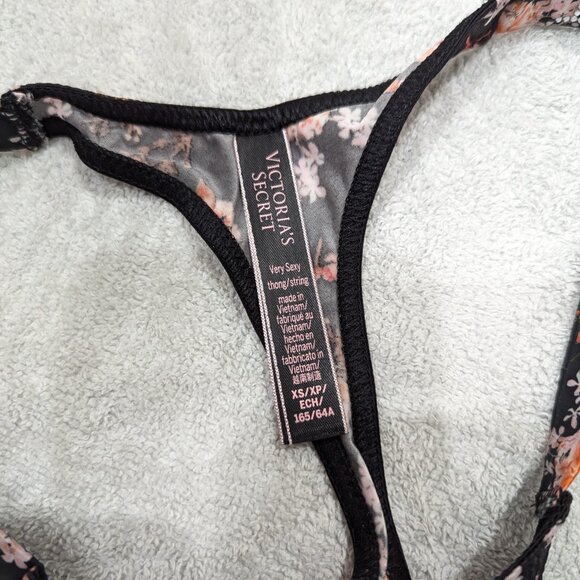 36B Victoria's Secret Bombshell bra with matching size XS thong - Picture 7 of 7